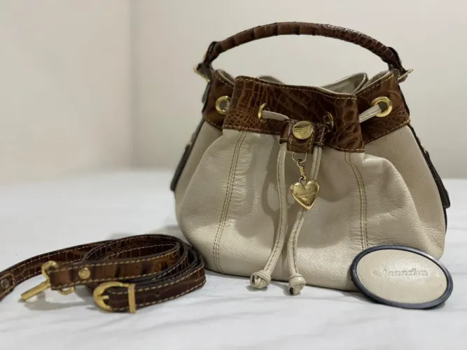 Vendo bolsa muito nova