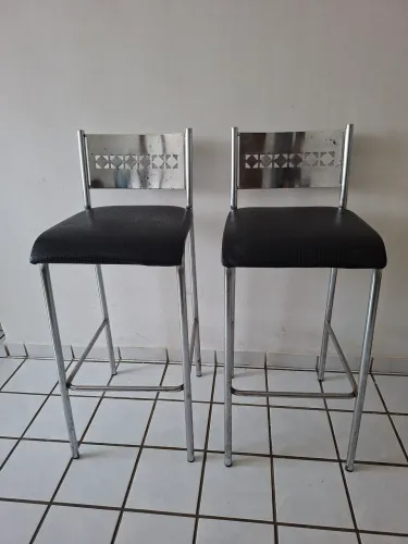 Vendo 2 banquetas - R$ 250