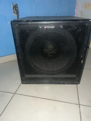 SUB ATIVO PROFISSIONAL PREMIER AUDIO SW15 COM EROS SDS 2.7K 15" - 1350 WATTS RMS