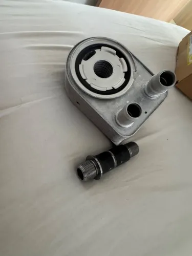 Vendo suporte do filtro de óleo com trocador de calor de óleo integrado para carro da Jee