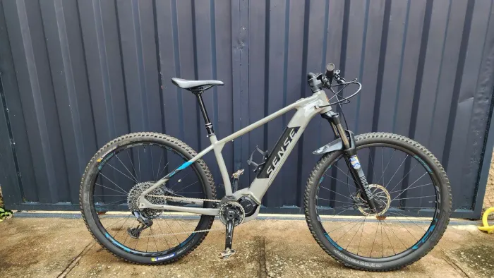 Sense impact e-trail. Tam M elétrica 