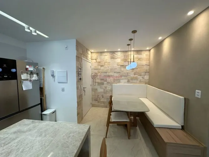 Apartamento lindo de 2 quartos localizado em uma das melhores regiões de Itapuã!