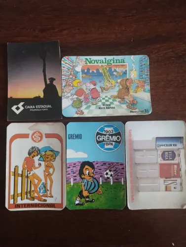 Conjunto de calendários antigos