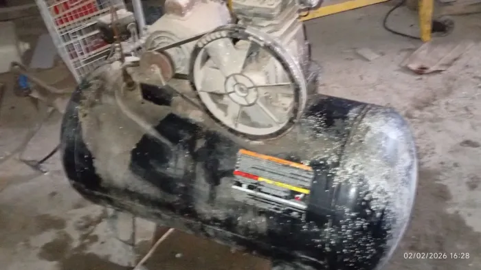 Vendo compressor com motor monofasico de 3cv, 15pes da Schulz 