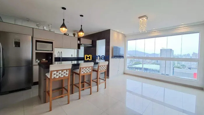 Excelente apartamento semi mobiliado com 2 suítes à venda no bairro Centro em Itajaí