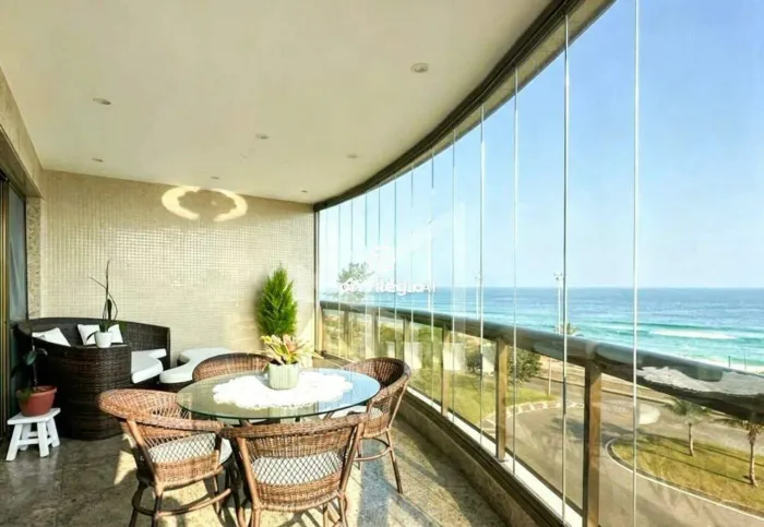 Cobertura Duplex à venda com vista mar no Recreio dos Bandeirantes.
