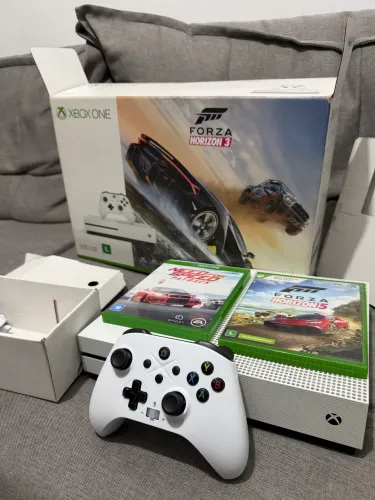 XBOX ONE S EDIÇÃO 500GB + JOGOS