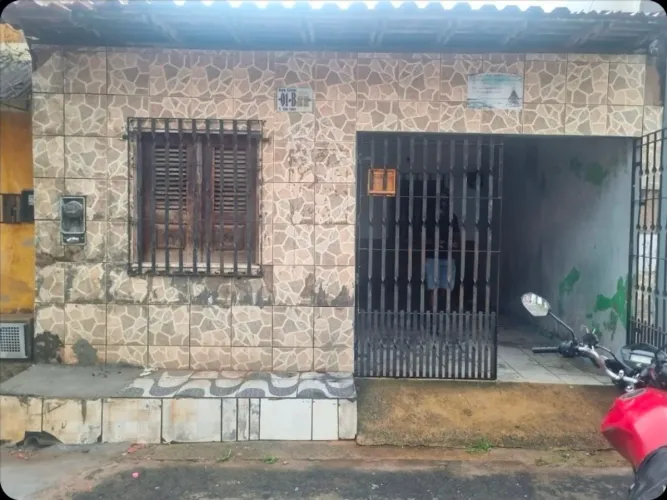 Vendo essa casa bem localizado na vila São Luís pertinho do socorrão 2 pertinho do Matheus