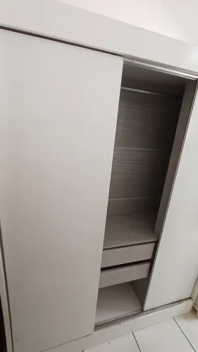 Guarda roupas casal branco