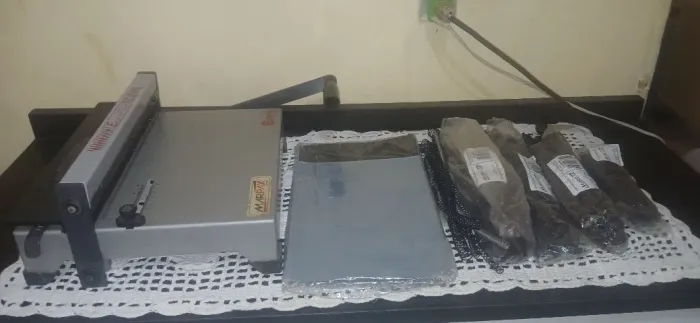 Kit Encadernação (Encadernadora Espiral + Capas/Contra-capas + espirais diversos tamanho)
