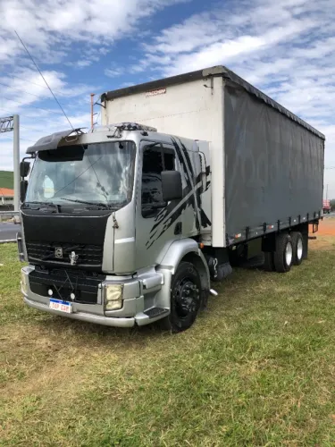 VOLVO VM 260 TRUCADO 6X2 BAÚ SIDER 2008 
