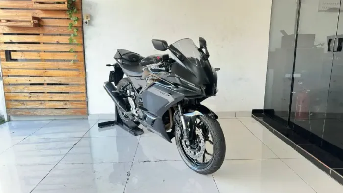 YAMAHA YZF R3 ABS 2026 PRETA COM APENAS 3.000 KM!!