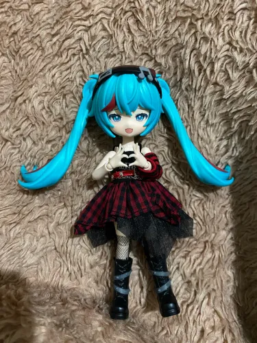 Hatsune Miku Heavy Metal Figure