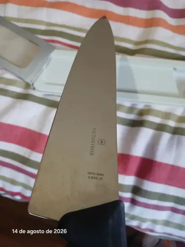 Victorinox Swiss Classic (ou Fibrox, dependendo da alça exata) ? Faca de Chef / Trinchante