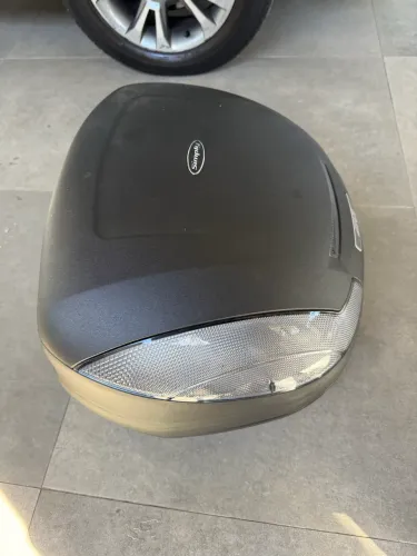 Baú Givi 47lts zerado
