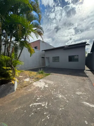 CASA 3 QUARTOS SENDO 1 SUITE + 1 BANHEIRO SOCIAL