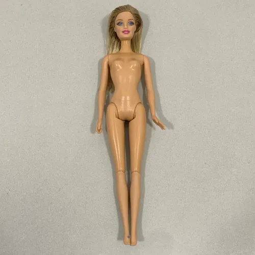 boneca barbie fashionista articulada loira made to move