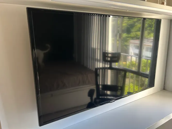 TV Samsung 46 pol - funcionando, linhas verticais na tela DISPONÍVEL