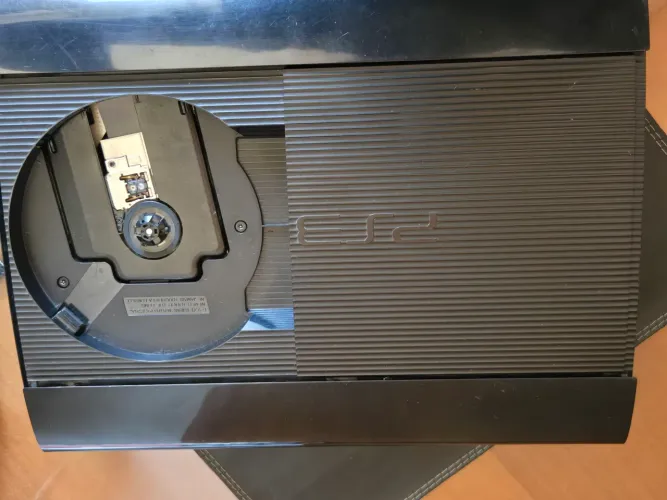 PS3 super slim para aproveitar peças
