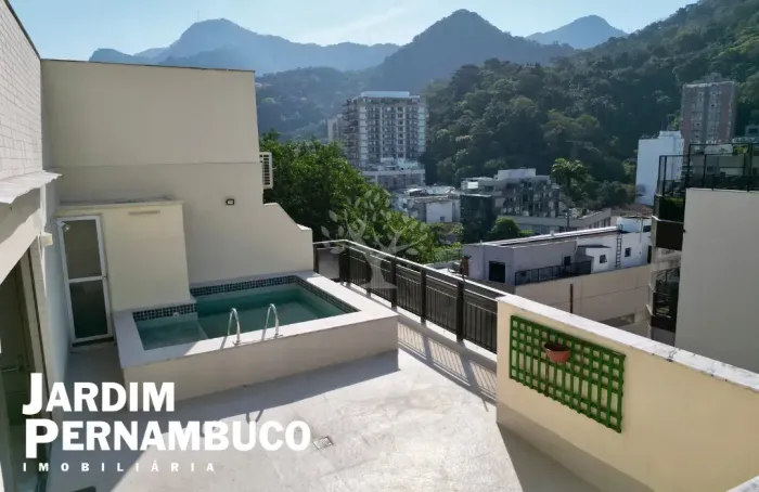 Cobertura duplex de 222m² na melhor localização da Gávea.