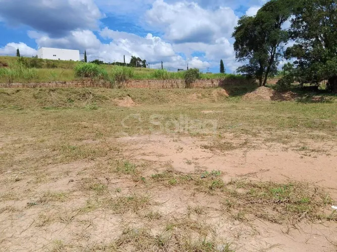 Terreno para venda no bairro Marambaia (Trevo) em Vinhedo - SP
