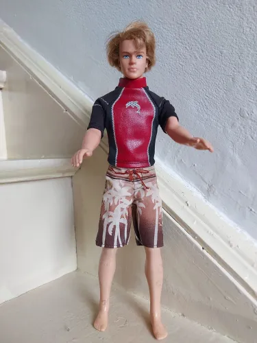 Ken Blaine Cali Guy de 2004, parte da linha Cali Girl/Guy