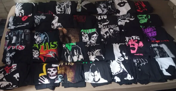 Lote 35 camisas, misfits, ramones, metallica, nirvana, danzig, samhain etc. Silkscreen P/M