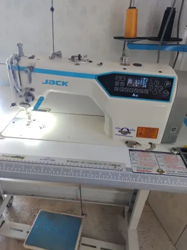 Vendo máquina de costura