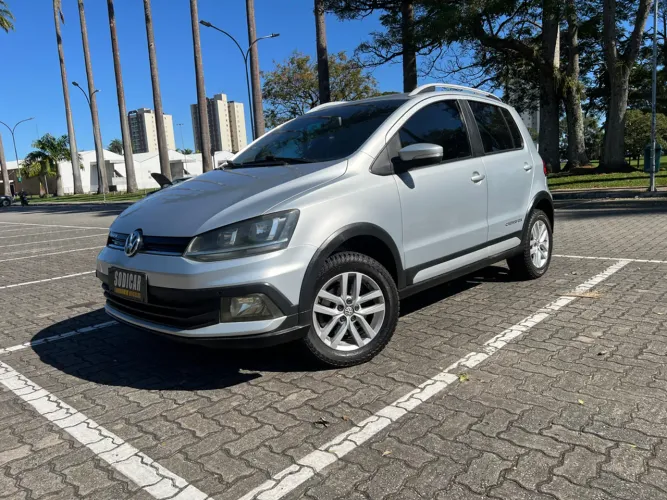 Volkswagen Crossfox 1.6 MI Total Flex 8V 5P 2015