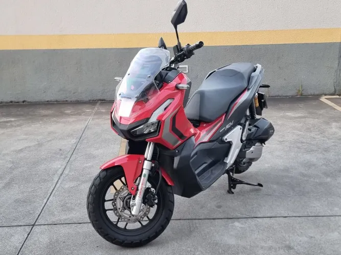 Honda ADV 150 2024 MUITO NOVA APENAS 5.MIL KM RODADOS