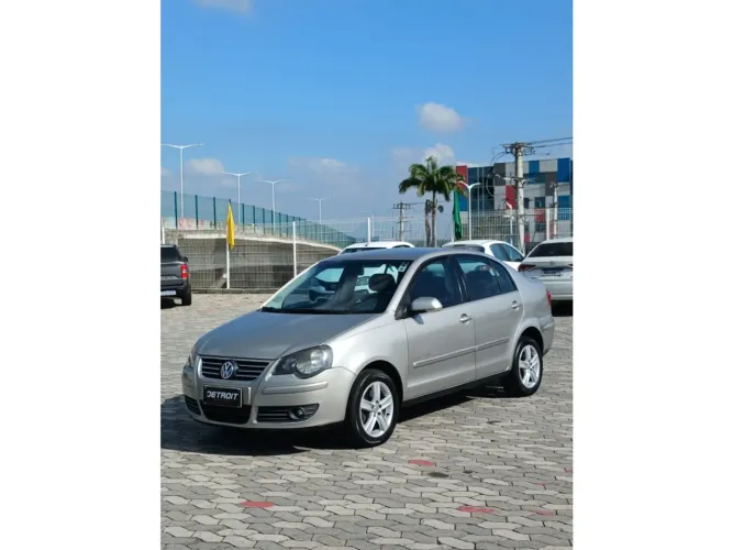 Volkswagen Polo Sed./sed. Comf. 2.0/2.0 Flex 8V 4P 2011