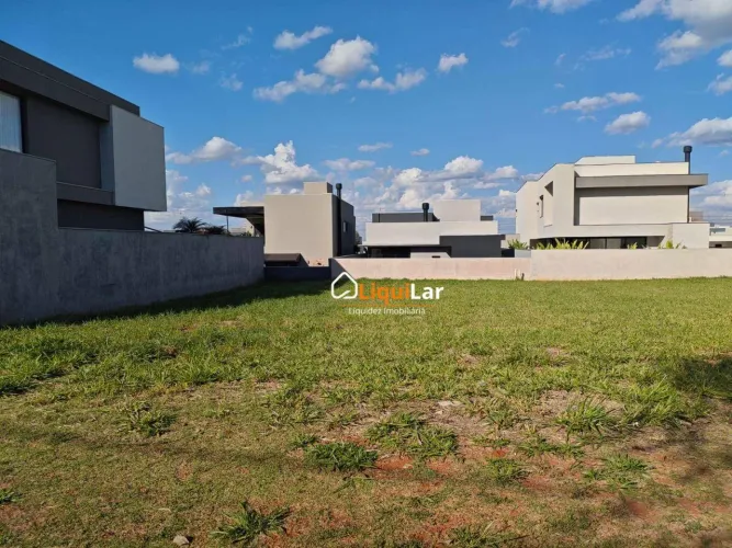 Terreno à Venda no Alphaville 4 com 407 m², Próximo à Portaria e Área de Lazer