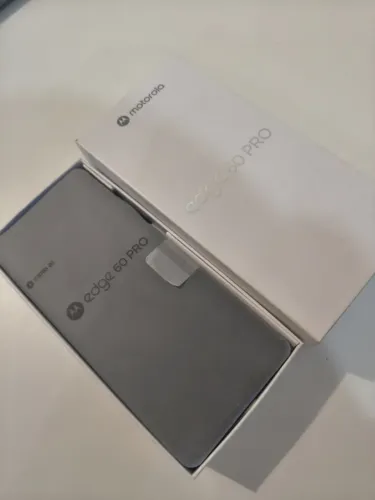 EDGE 60 PRO - ZERO NA CAIXA
