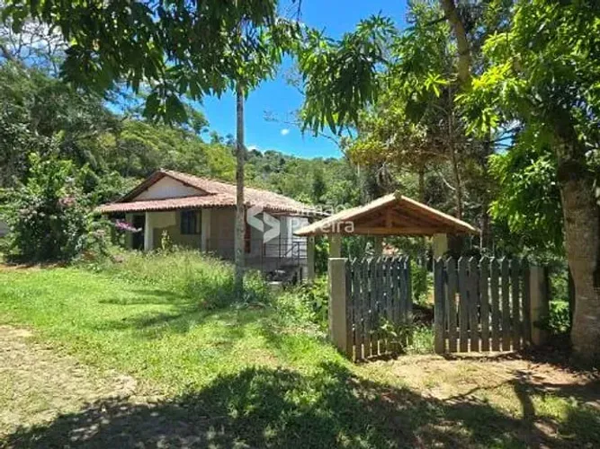 Linda casa à venda em Simão Pereira, MG