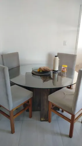 MESA SEM CADEIRA
