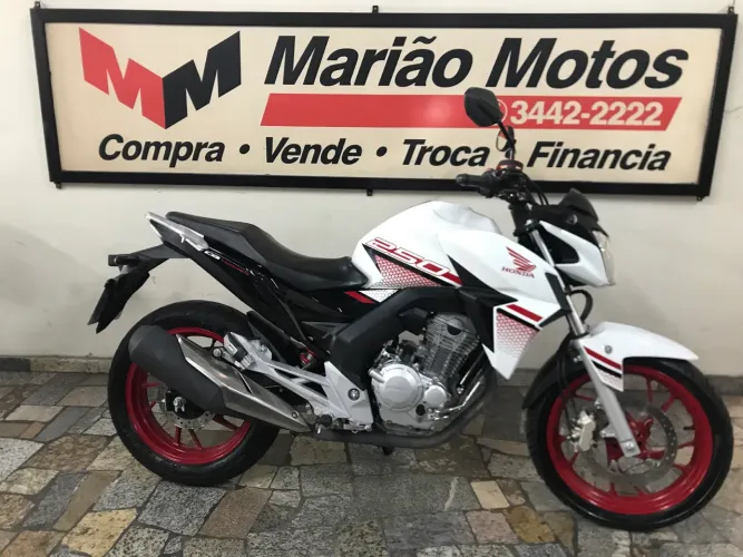 CB 250 Twister CBS
