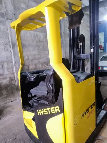 Empilhadeira Retrátil Hyster R 1.6