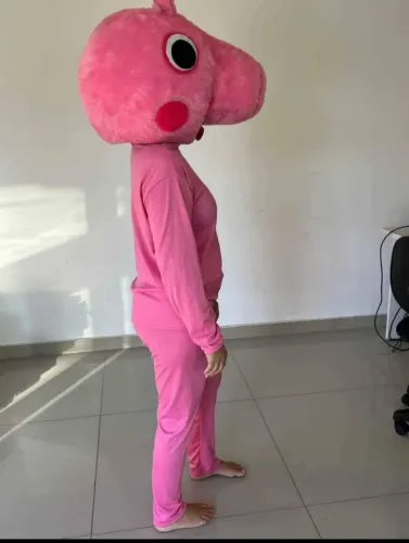 Fantasia peppa pig <br>Cabeça aveludada <br>Com roupa rosa<br><br> *<br><br>Somente venda