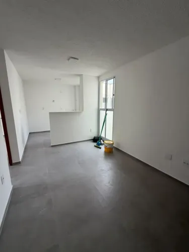 ALUGO APARTAMENTO NO ANIL POR 1.600 3° ANDAR