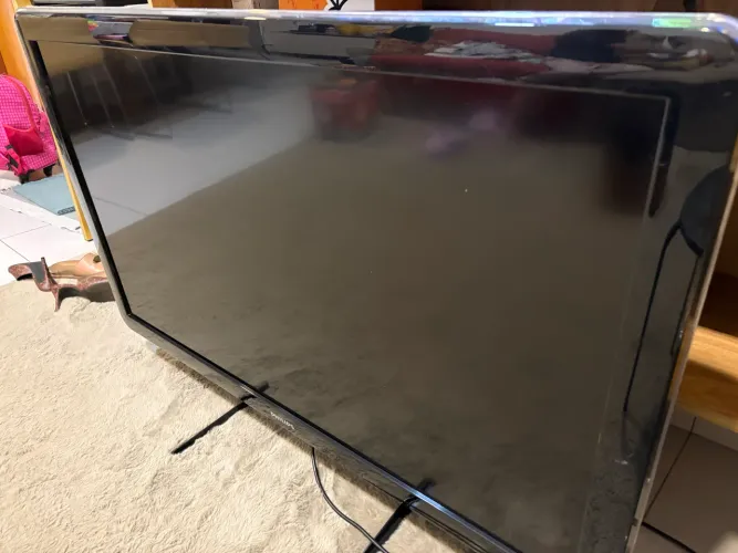 TV Philips - LCD - 47 polegadas