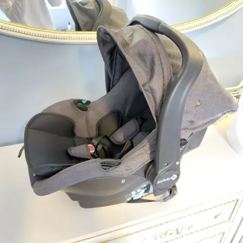 Bebê conforto Safety First com Base