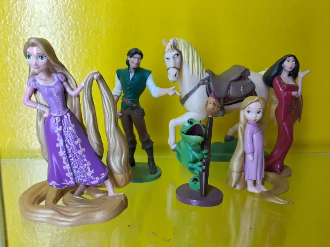 Coleção Disney Store Princesa Rapunzel 6 Miniaturas