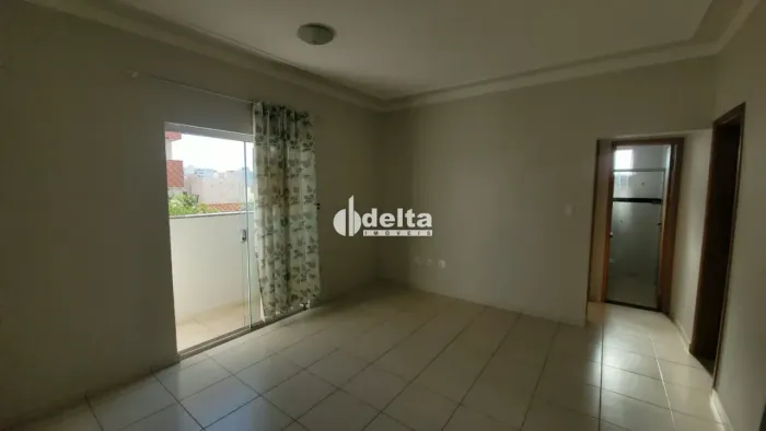 Apartamento com 2 quartos sendo 1 suíte disponível para venda no Bairro Santa Mônica em Ub