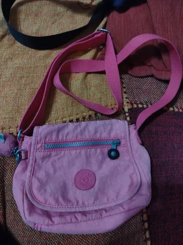 Bolsinha Kipling rosa