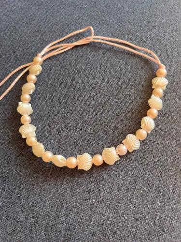 Choker em conchas, búzios e miçangas 