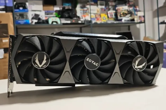 RTX 3090 24GB ZOTAC trinity 3 fans RGB revisada em perfeito estado, parcelo no cartão!