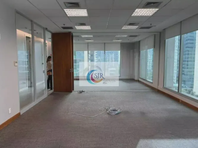 Imóvel para aluguel com 256 metros quadrados em Itaim Bibi - São Paulo - SP