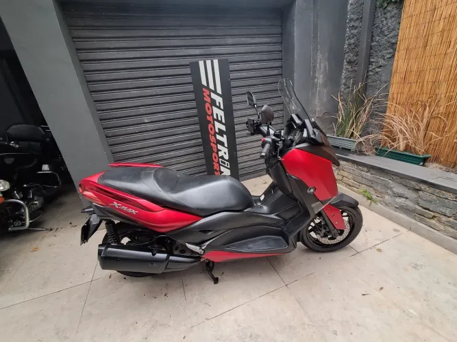 YAMAHA XMAX 250