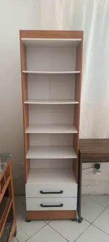 Estante de livros