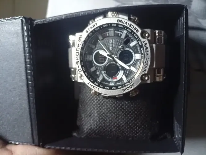 Relógio g-shock na caixa garantia de um ano modelos prata ,nunca usado